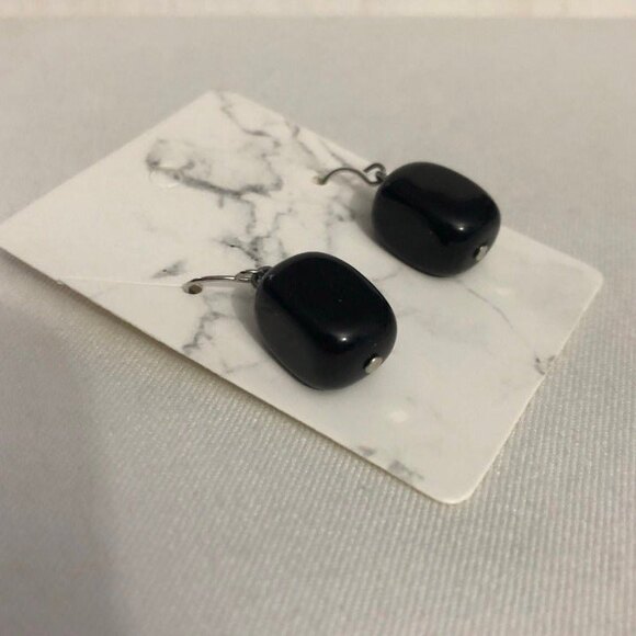 Black Square Pierced Dangle Earrings - Picture 4 of 7